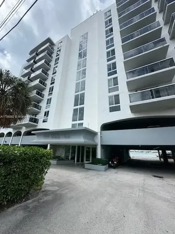 7928 West Drive North Bay Village FL 33141