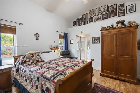 480 Greaton Avenue Davie FL 33325