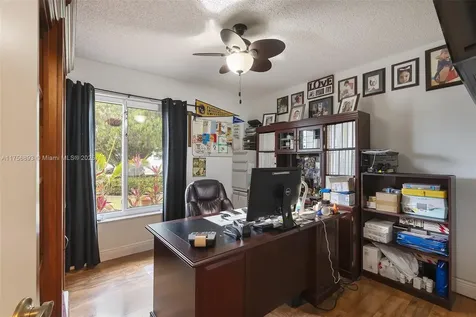 480 Greaton Avenue Davie FL 33325