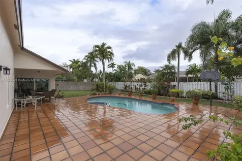 480 Greaton Avenue Davie FL 33325