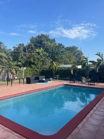 1821 SW 93rd Place Miami FL 33165