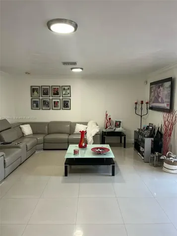 1821 SW 93rd Place Miami FL 33165