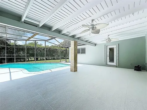 16424 SW 75th Avenue Palmetto Bay FL 33157