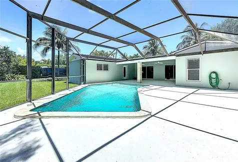 16424 SW 75th Avenue Palmetto Bay FL 33157