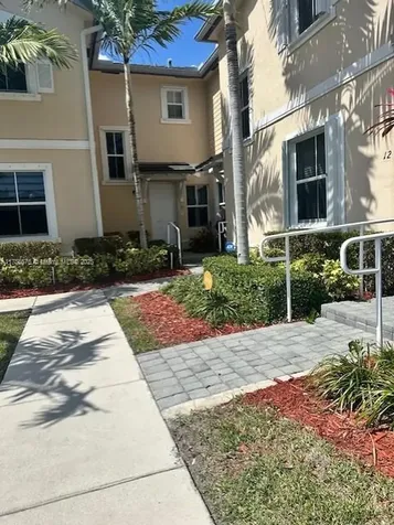142 SE 28th Terrace Homestead FL 33033