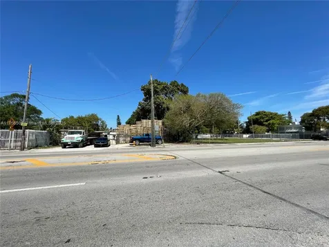 3013 NW 54th Street Miami FL 33142
