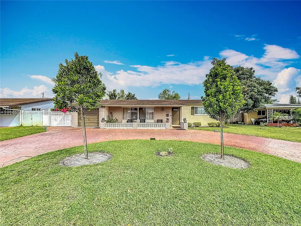 7161 SW 11th Street Pembroke Pines FL 33023