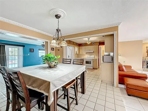 7161 SW 11th Street Pembroke Pines FL 33023