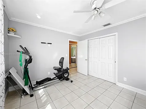 7161 SW 11th Street Pembroke Pines FL 33023