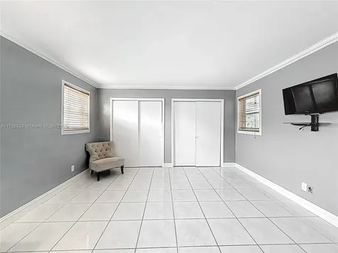 7161 SW 11th Street Pembroke Pines FL 33023