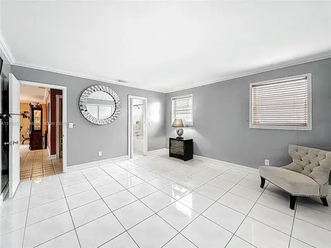 7161 SW 11th Street Pembroke Pines FL 33023
