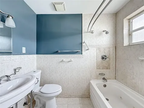 7161 SW 11th Street Pembroke Pines FL 33023