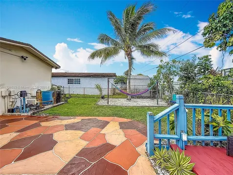 7161 SW 11th Street Pembroke Pines FL 33023