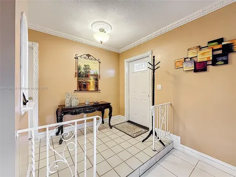 7161 SW 11th Street Pembroke Pines FL 33023