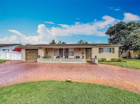 7161 SW 11th Street Pembroke Pines FL 33023