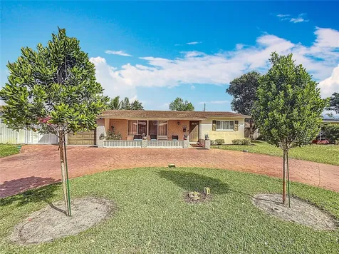 7161 SW 11th Street Pembroke Pines FL 33023