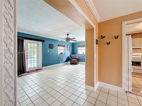 7161 SW 11th Street Pembroke Pines FL 33023