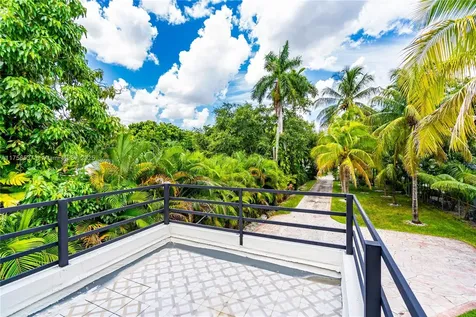 24 NW 86th Street El Portal FL 33150
