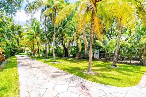 24 NW 86th Street El Portal FL 33150