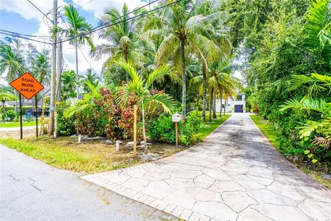 24 NW 86th Street El Portal FL 33150