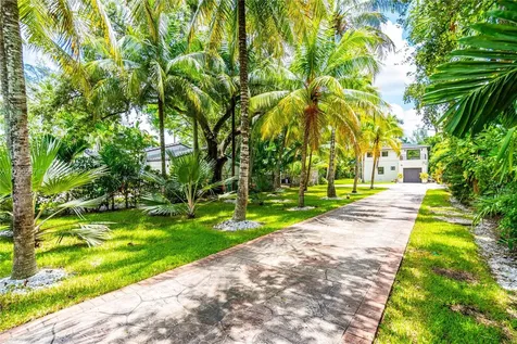 24 NW 86th Street El Portal FL 33150