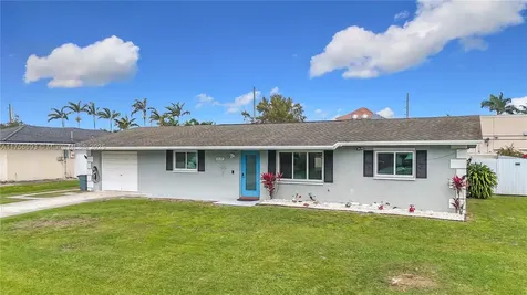 1137 SE Petunia Avenue Port St. Lucie FL 34952