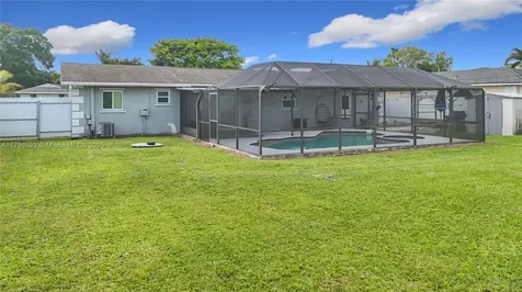 1137 SE Petunia Avenue Port St. Lucie FL 34952