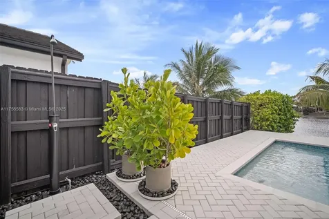 14874 SW 24th Street Miami FL 33185
