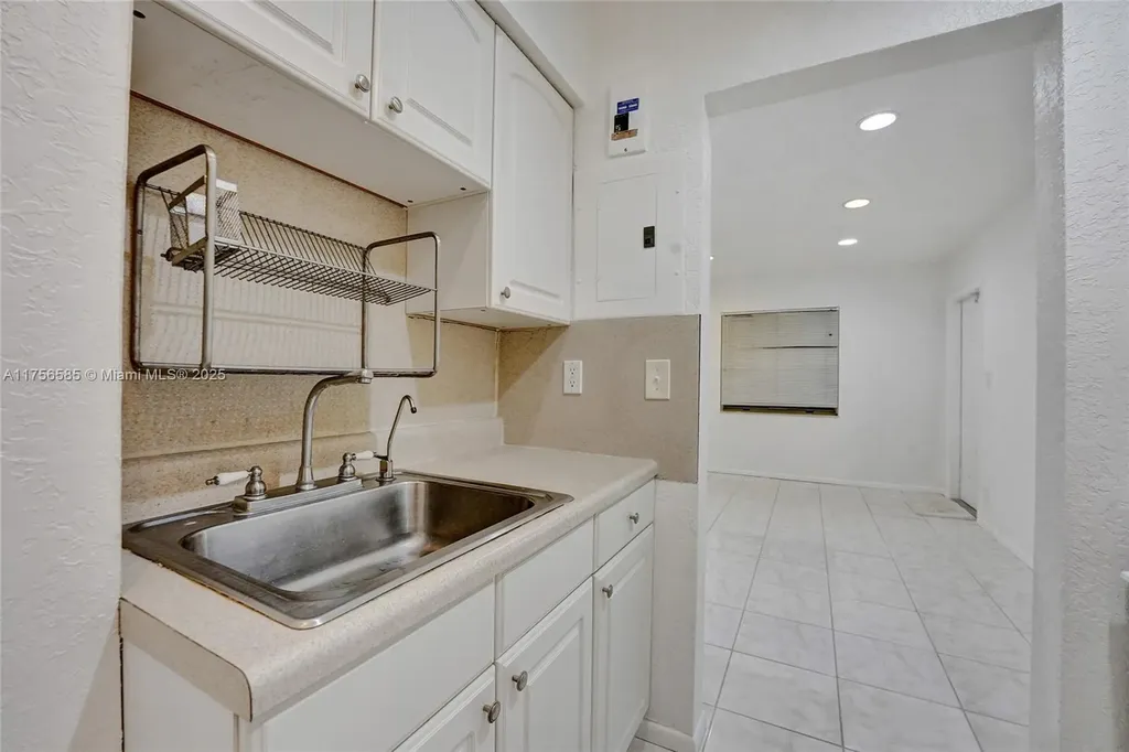 1725 Lauderdale Manor Drive Fort Lauderdale FL 33311