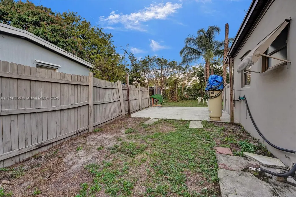 1725 Lauderdale Manor Drive Fort Lauderdale FL 33311