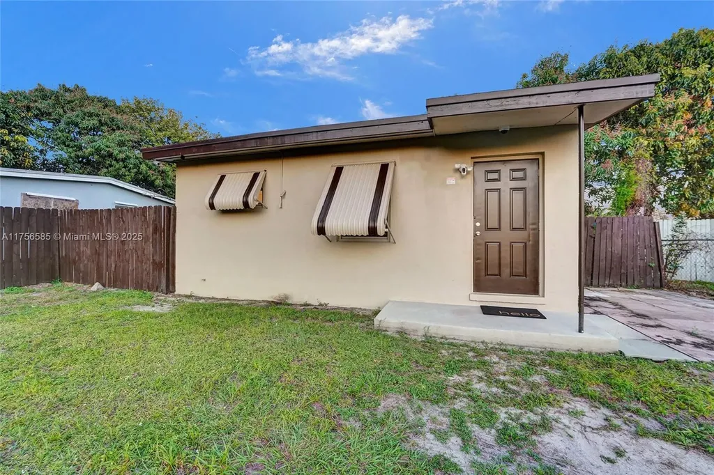 1725 Lauderdale Manor Drive Fort Lauderdale FL 33311