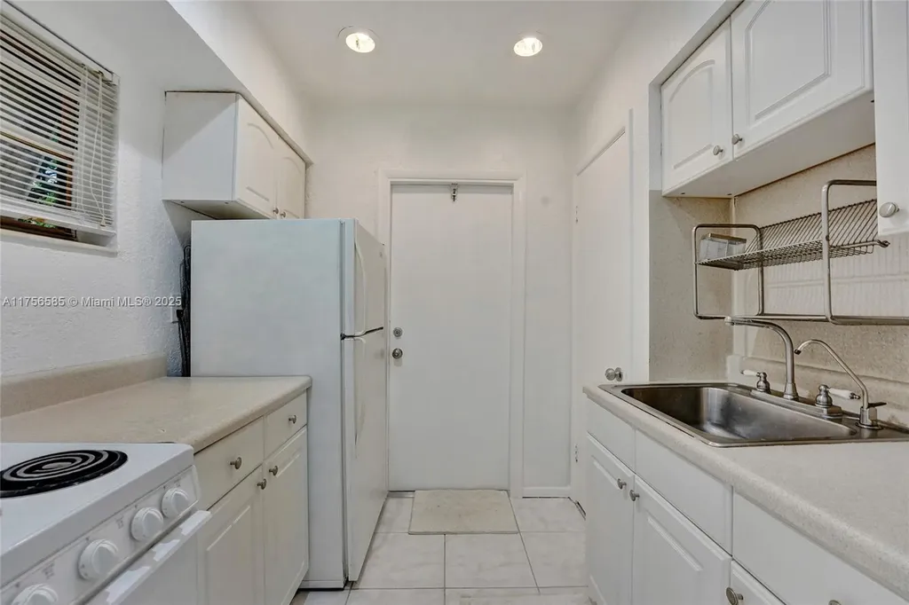 1725 Lauderdale Manor Drive Fort Lauderdale FL 33311