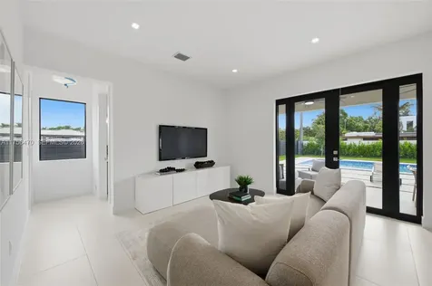 2725 SW 65th Avenue Miami FL 33155