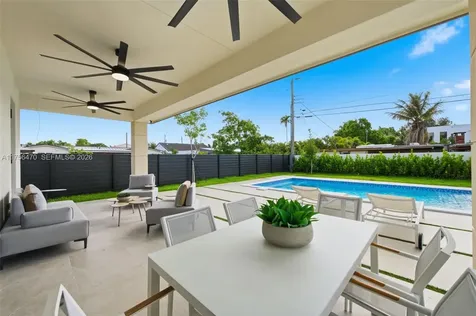 2725 SW 65th Avenue Miami FL 33155
