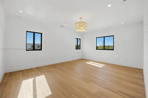 2725 SW 65th Avenue Miami FL 33155