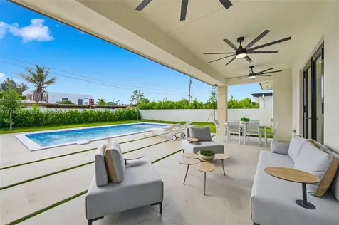 2725 SW 65th Avenue Miami FL 33155