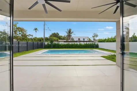 2725 SW 65th Avenue Miami FL 33155