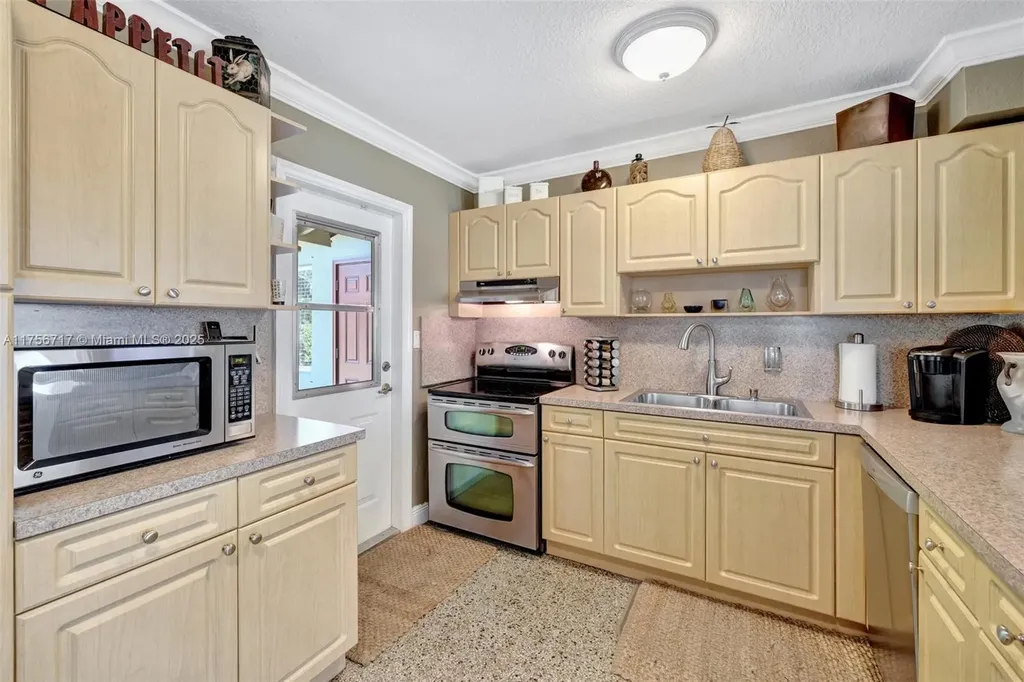 1732 NW 7th Avenue Fort Lauderdale FL 33311