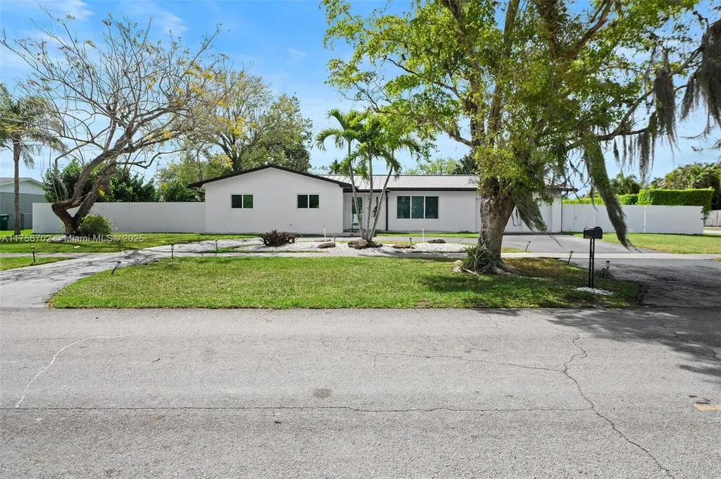 10880 SW 120th Street Miami FL 33176