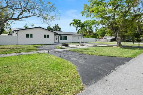 10880 SW 120th Street Miami FL 33176