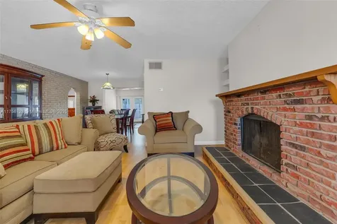 10500 NW 2nd Court Plantation FL 33324