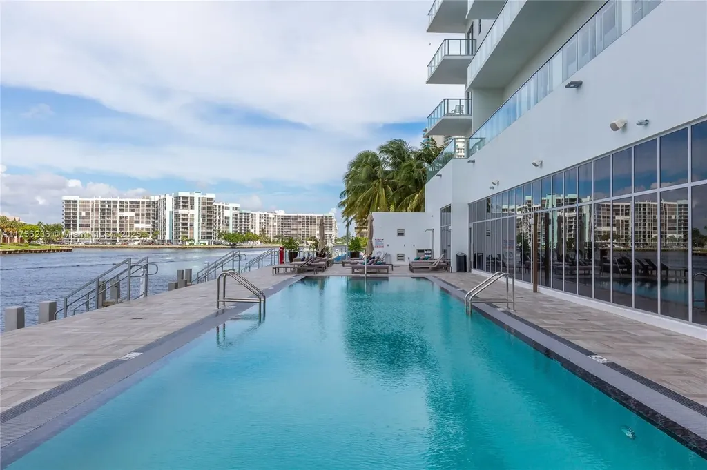 4010 S Ocean Drive Hollywood FL 33019