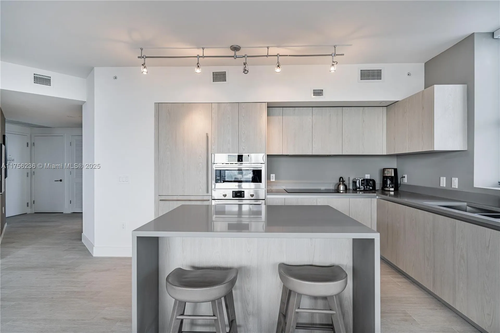 4010 S Ocean Drive Hollywood FL 33019