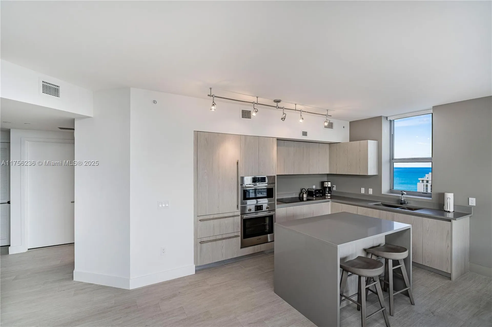 4010 S Ocean Drive Hollywood FL 33019