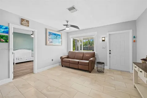 621 NW 37th Street Oakland Park FL 33309