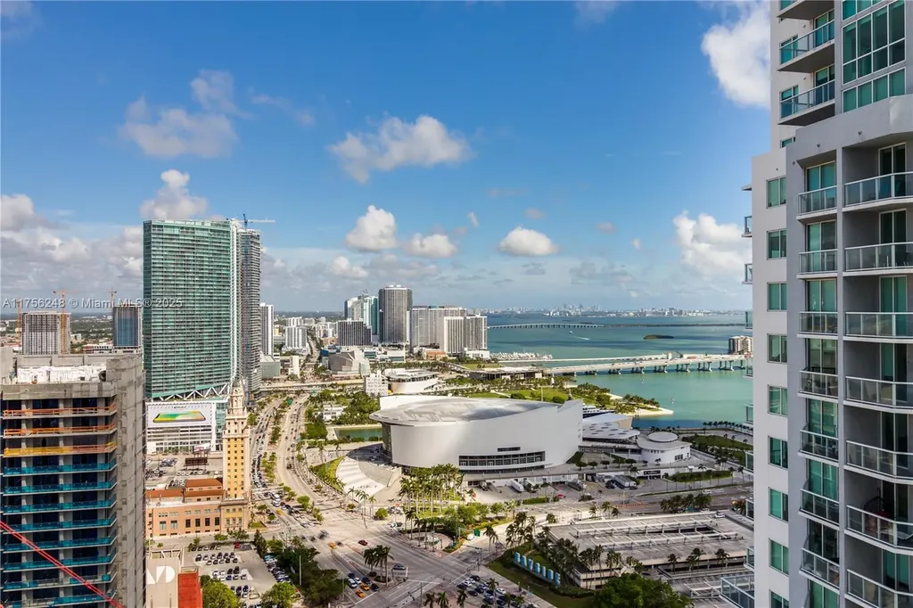 253 NE 2nd Street Miami FL 33132