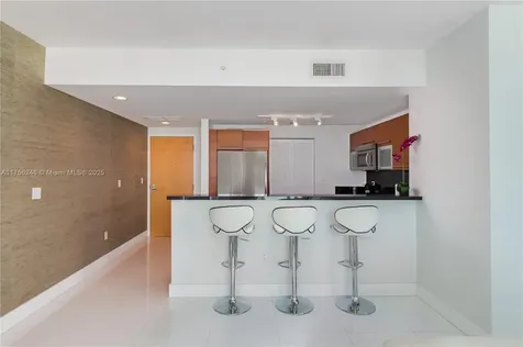 253 NE 2nd Street Miami FL 33132