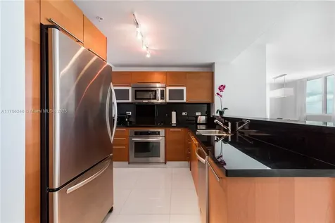 253 NE 2nd Street Miami FL 33132