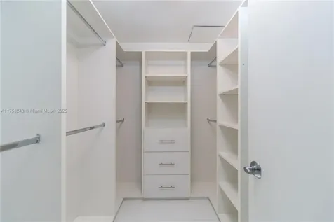 253 NE 2nd Street Miami FL 33132