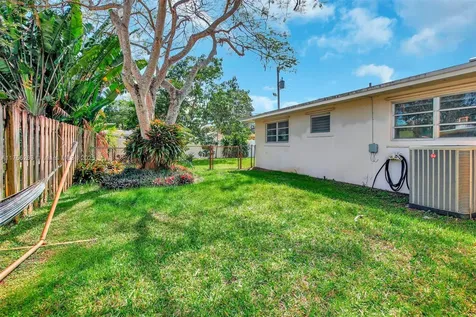 5640 SW 3rd Street Plantation FL 33317